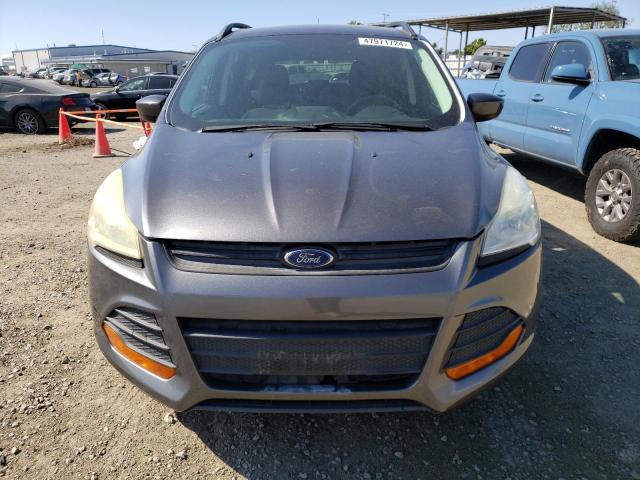 1FMCU0GXXFUC44742 - 2015 FORD ESCAPE SE GRAY photo 5