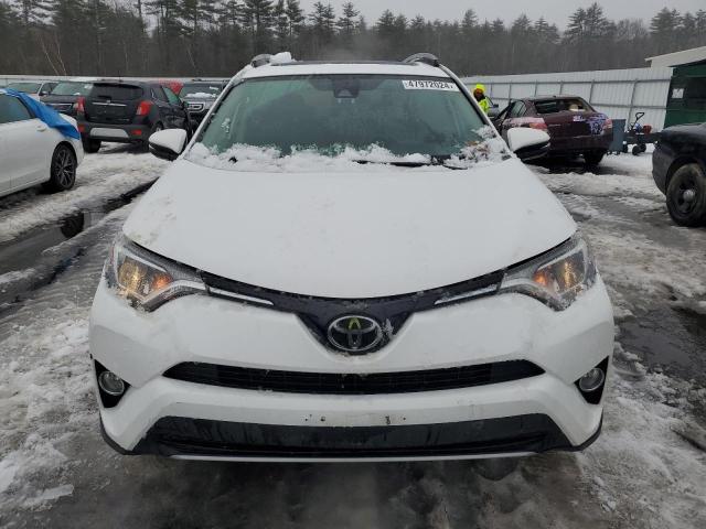 2T3RFREV9HW554899 - 2017 TOYOTA RAV4 XLE WHITE photo 5