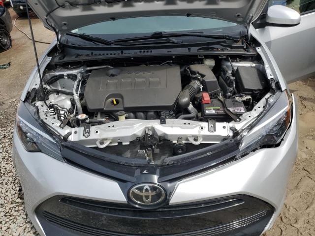 5YFBURHE5JP778061 - 2018 TOYOTA COROLLA L SILVER photo 11