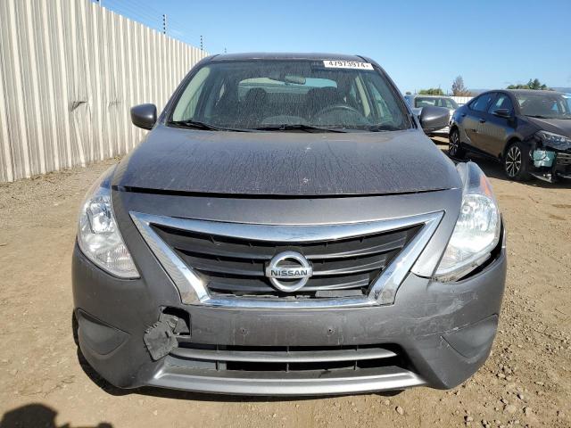 3N1CN7AP2KL847145 - 2019 NISSAN VERSA S GRAY photo 5