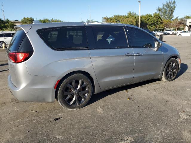 2C4RC1FG6JR228150 - 2018 CHRYSLER PACIFICA TOURING PLUS Gümüş foto 3