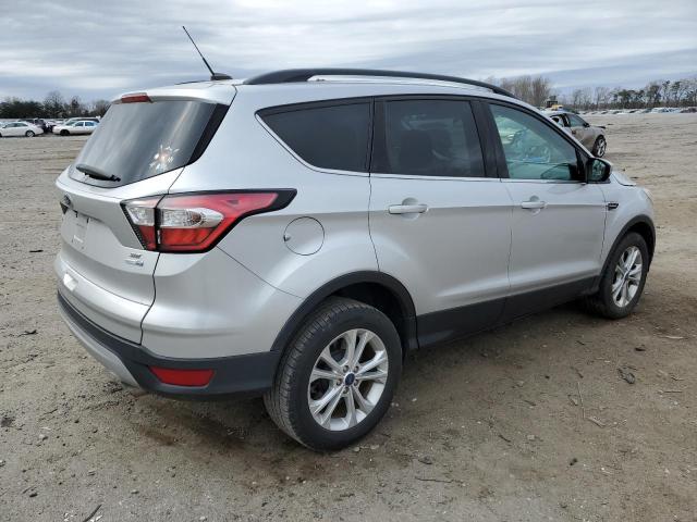 1FMCU9GD4JUB43912 - 2018 FORD ESCAPE SE SILVER photo 3