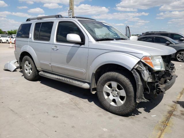 5N1AR18U56C685087 - 2006 NISSAN PATHFINDER LE 银色 照片 4