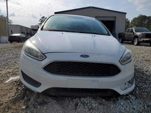 1FADP3K28FL233358 - 2015 FORD FOCUS SE WHITE photo 5