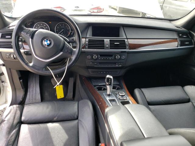 5UXZV8C51CL422732 - 2012 BMW X5 XDRIVE50I WHITE photo 8
