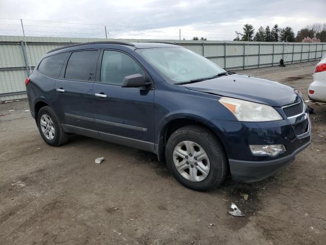 1GNEV13D09S140098 - 2009 CHEVROLET TRAVERSE LS BLUE photo 4