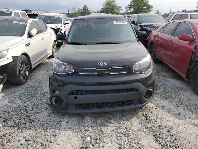 KNDJN2A27J7504698 - 2018 KIA SOUL BLACK photo 5