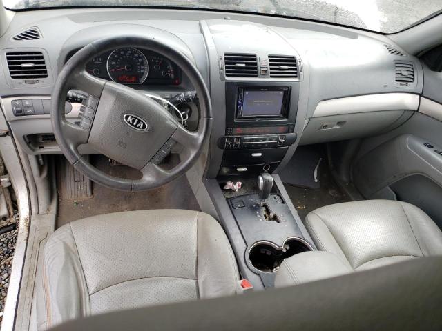 KNDJJ741195039449 - 2009 KIA BORREGO LX SILVER photo 8