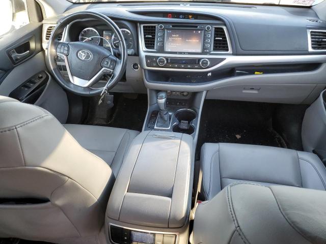 5TDJZRFH9KS962003 - 2019 TOYOTA HIGHLANDER SE SILVER photo 8