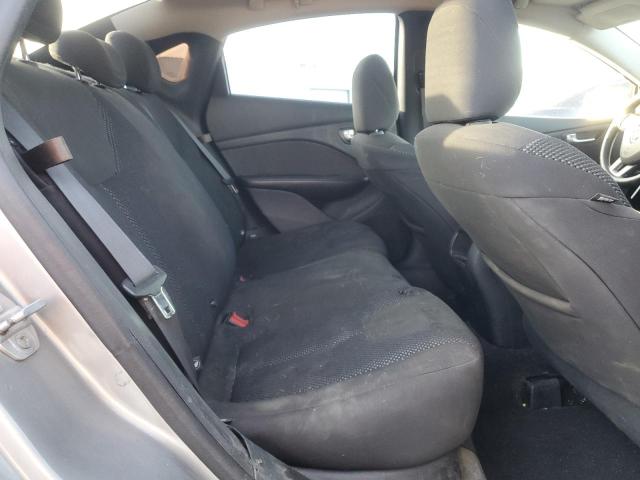 1C3CDFAA0GD565545 - 2016 DODGE DART SE Silber Foto 10