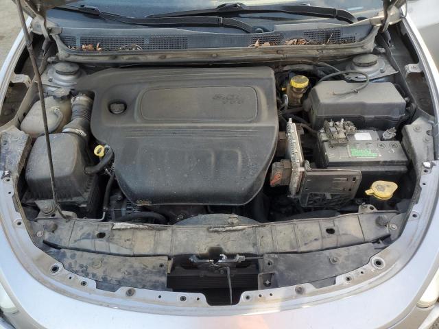 1C3CDFAA0GD565545 - 2016 DODGE DART SE Silber Foto 11