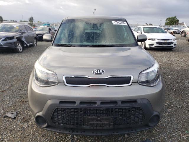 KNDJN2A25F7211163 - 2015 KIA SOUL GRAY photo 5