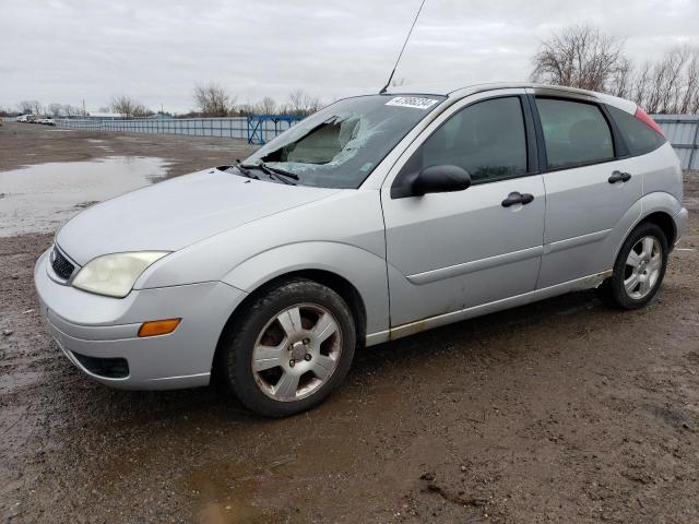 3FAFP37N55R160834 - 2005 FORD FOCUS ZX5 SILVER photo 1