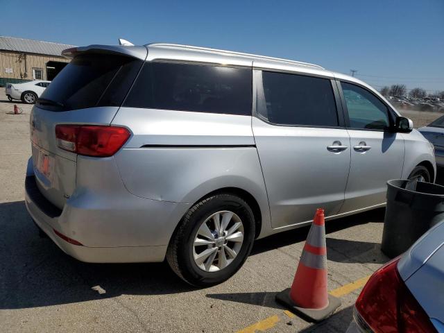 KNDMB5C11H6268688 - 2017 KIA SEDONA LX SILVER photo 3