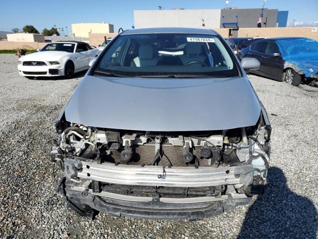 JTDKARFP0H3011024 - 2017 TOYOTA PRIUS PRIM ვერცხლისფერი ფოტო 5