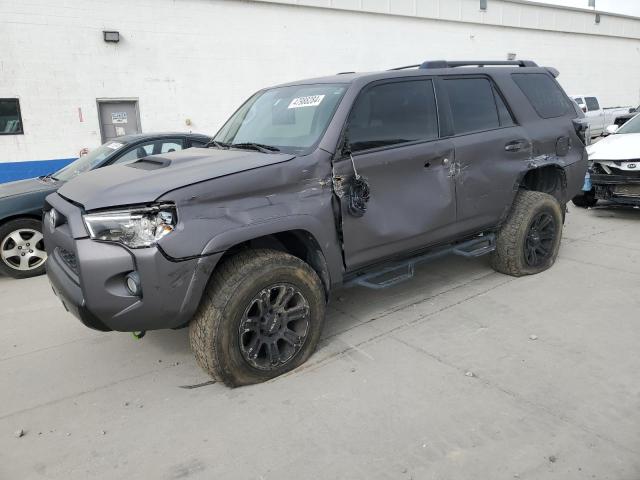 JTEBU5JR6H5448146 - 2017 TOYOTA 4RUNNER SR5/SR5 PREMIUM GRAY photo 1