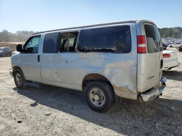 1GNWGFFGXH1302924 - 2017 CHEVROLET EXPRESS G2 LT SILVER photo 2