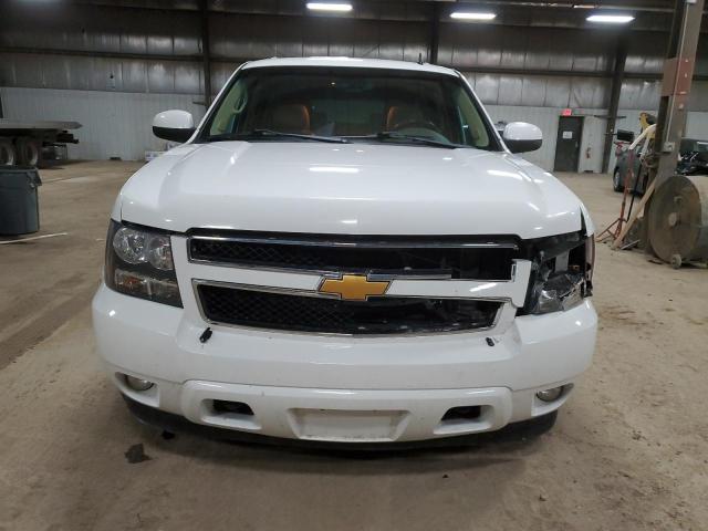 1GNSKJE75CR156976 - 2012 CHEVROLET SUBURBAN K1500 LT WHITE photo 5