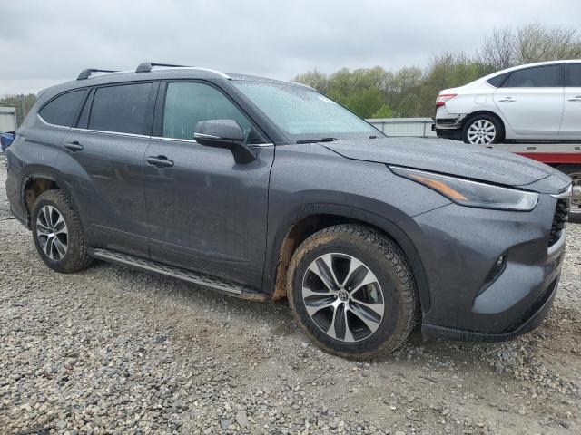 5TDGZRBH8NS586012 - 2022 TOYOTA HIGHLANDER XLE GRAY photo 4
