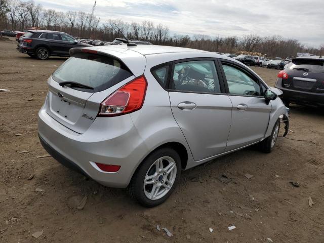 3FADP4EJ8JM101507 - 2018 FORD FIESTA SE SILVER photo 3