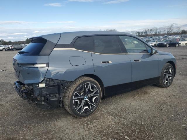 WB523CF04RCN04874 - 2024 BMW IX XDRIVE50 GRAY photo 3