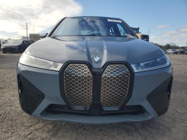 WB523CF04RCN04874 - 2024 BMW IX XDRIVE50 GRAY photo 5
