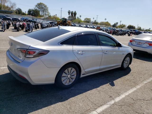 KMHE24L18GA013493 - 2016 HYUNDAI SONATA HYBRID SILVER photo 3