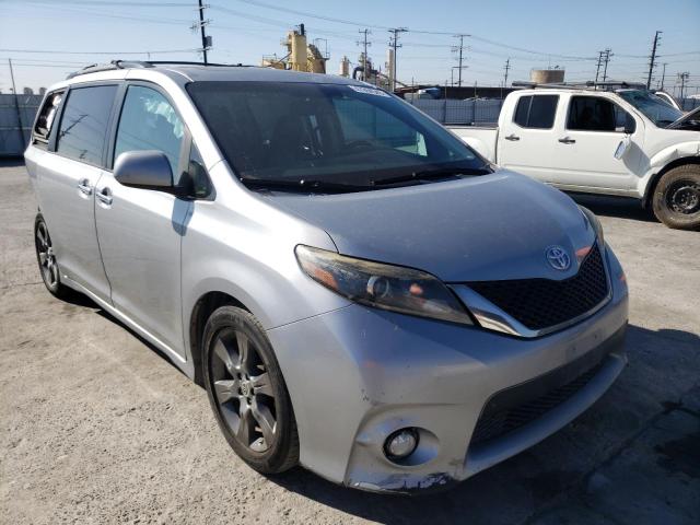 5TDXK3DC5GS706936 - 2016 TOYOTA SIENNA SE SILVER photo 4