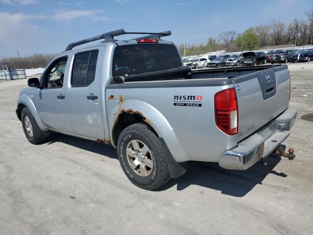 1N6AD07W15C405094 - 2005 NISSAN FRONTIER CREW CAB LE SILVER photo 2