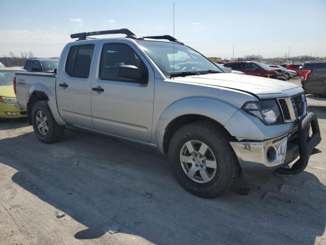 1N6AD07W15C405094 - 2005 NISSAN FRONTIER CREW CAB LE SILVER photo 4