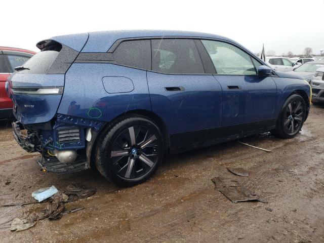 WB523CF04PCM84946 - 2023 BMW IX XDRIVE50 BLUE photo 3