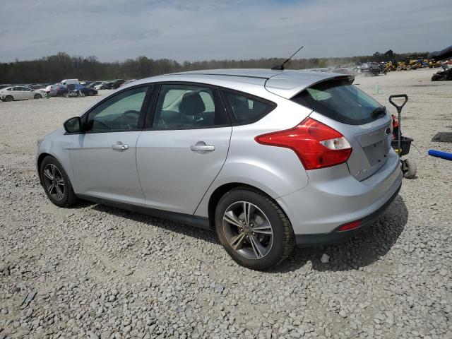 1FAHP3K22CL183490 - 2012 FORD FOCUS SE SILVER photo 2