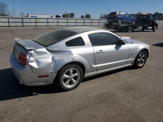 1ZVHT82H695116330 - 2009 FORD MUSTANG GT SILVER photo 3