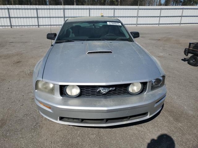 1ZVHT82H695116330 - 2009 FORD MUSTANG GT SILVER photo 5