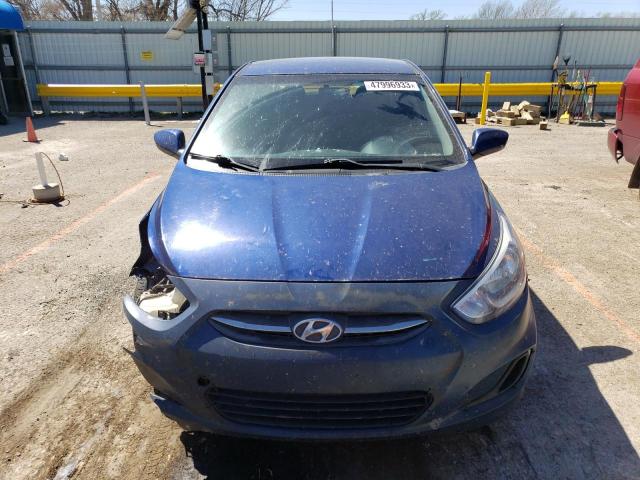 KMHCT5AE9GU256888 - 2016 HYUNDAI ACCENT SE GRAY photo 5