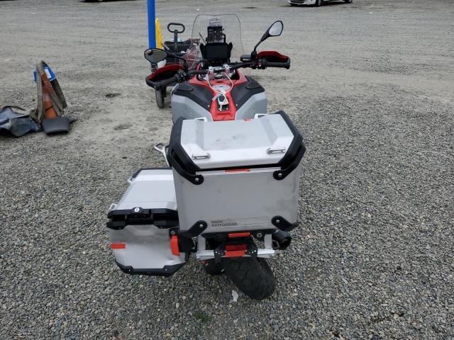 WB10M3300S6K82297 - 2025 BMW R 1300 GS ADVENTURE SILVER photo 4