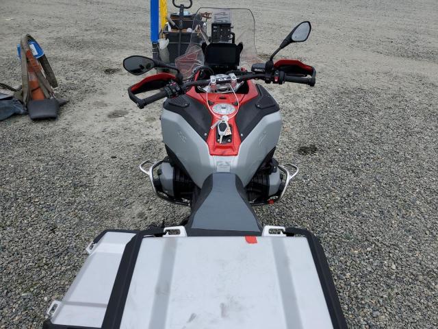 WB10M3300S6K82297 - 2025 BMW R 1300 GS ADVENTURE SILVER photo 6