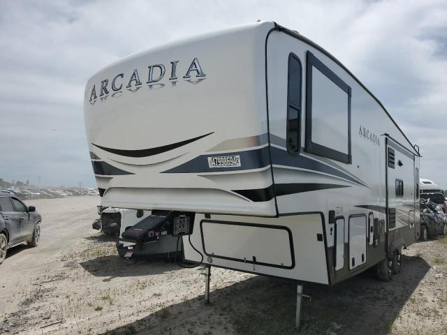 4YDFARN2XNL551075 - 2022 KEYSTONE ARCADIA WHITE photo 2