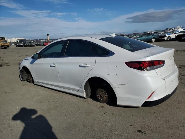 5NPE24AF4JH600700 - 2018 HYUNDAI SONATA SE WHITE photo 2