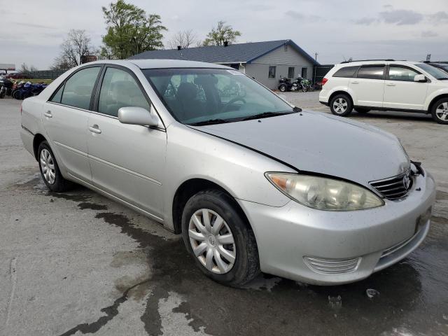 4T1BE32K35U066743 - 2005 TOYOTA CAMRY LE SILVER photo 4