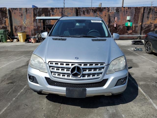 4JGBB8GB8BA695510 - 2011 MERCEDES-BENZ ML 350 4MATIC SILVER photo 5