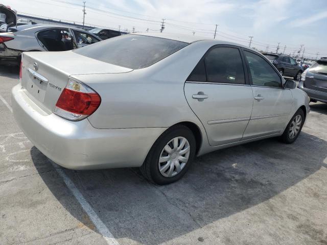 4T1BE32K95U013268 - 2005 TOYOTA CAMRY LE SILVER photo 3