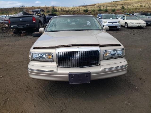 1LNLM81W2VY715532 - 1997 LINCOLN TOWN CAR EXECUTIVE TAN photo 5