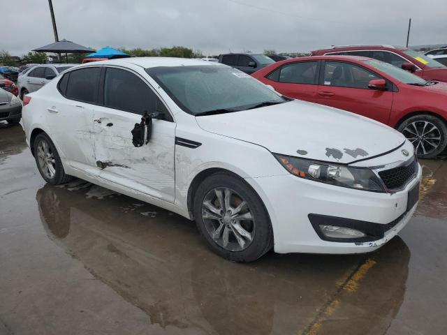 5XXGM4A75DG159672 - 2013 KIA OPTIMA LX WHITE photo 4