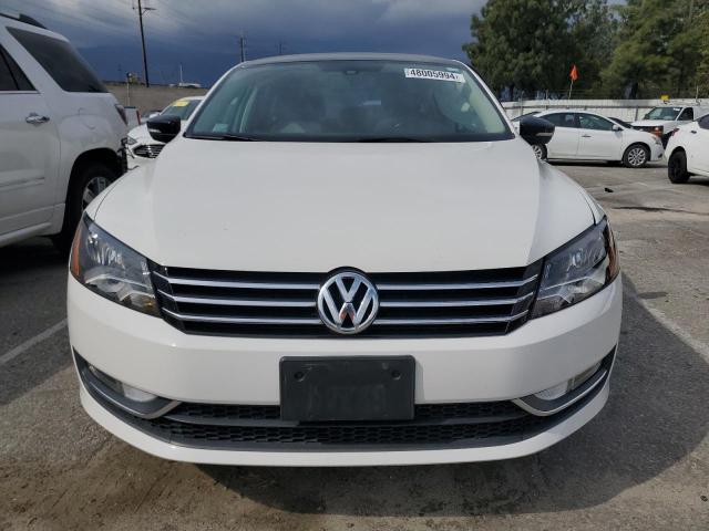 1VWBT7A3XFC010072 - 2015 VOLKSWAGEN PASSAT SE WHITE photo 5