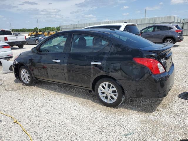 3N1CN7APXJL804686 - 2018 NISSAN VERSA S BLACK photo 2