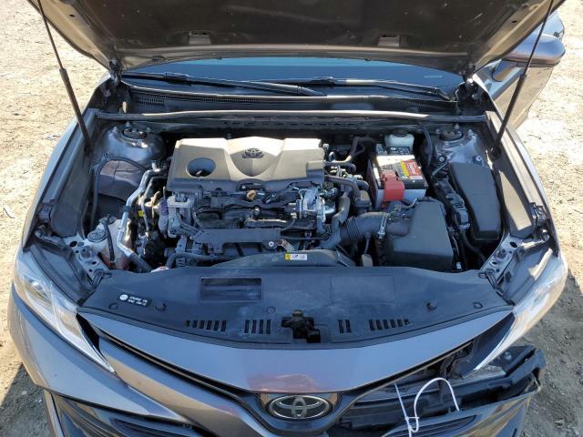 4T1B11HK9JU098484 - 2018 TOYOTA CAMRY L GRAY photo 11