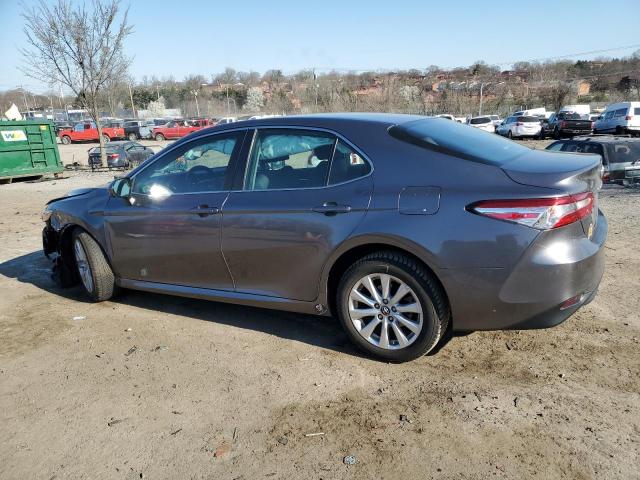 4T1B11HK9JU098484 - 2018 TOYOTA CAMRY L GRAY photo 2