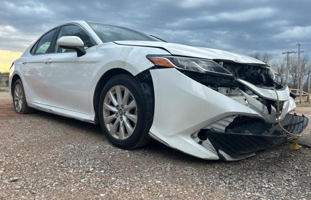 4T1C11AK2LU347161 - 2020 TOYOTA CAMRY LE WHITE photo 1