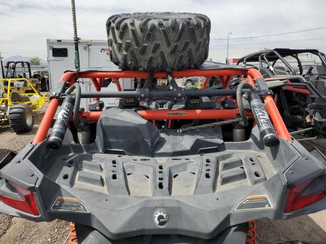 3JBVNAW46JK004168 - 2018 CAN-AM MAVERICK X RS TURBO R TWO TONE photo 9